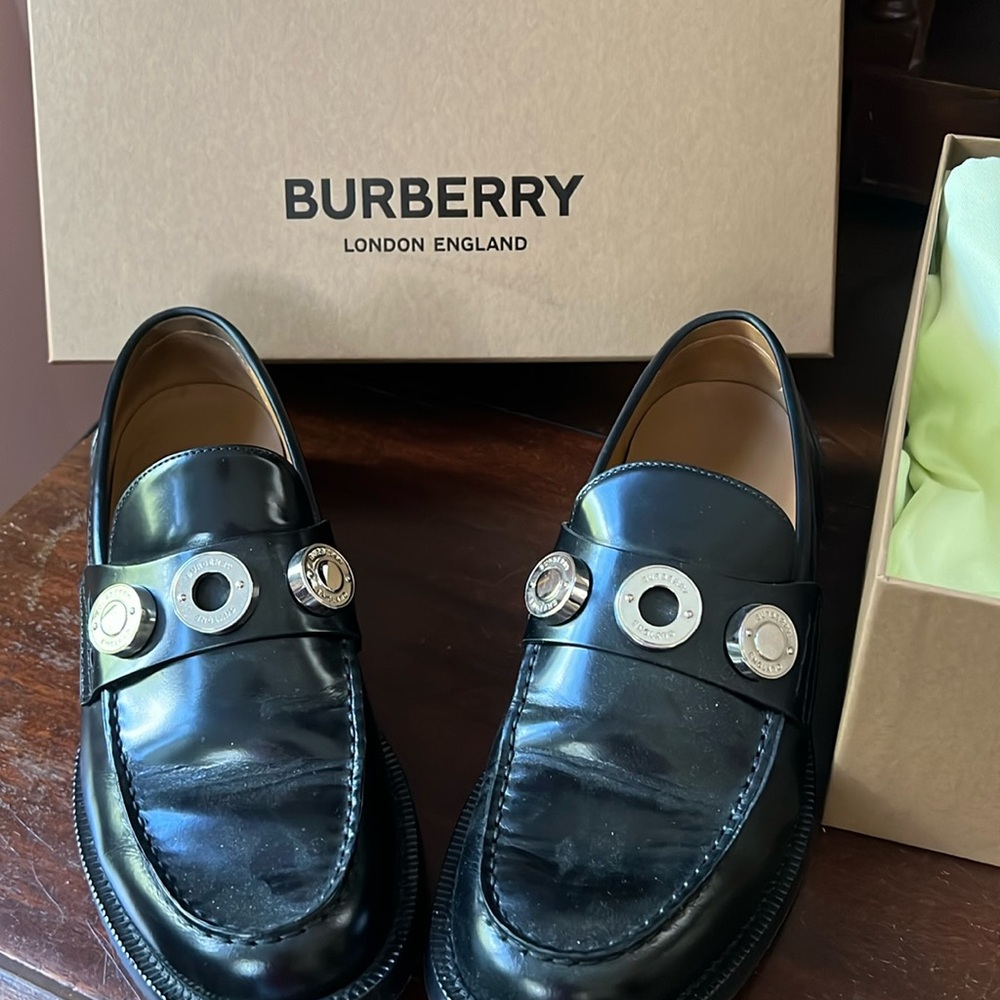 Burberry Loafers - size 39 1/2  Authentic